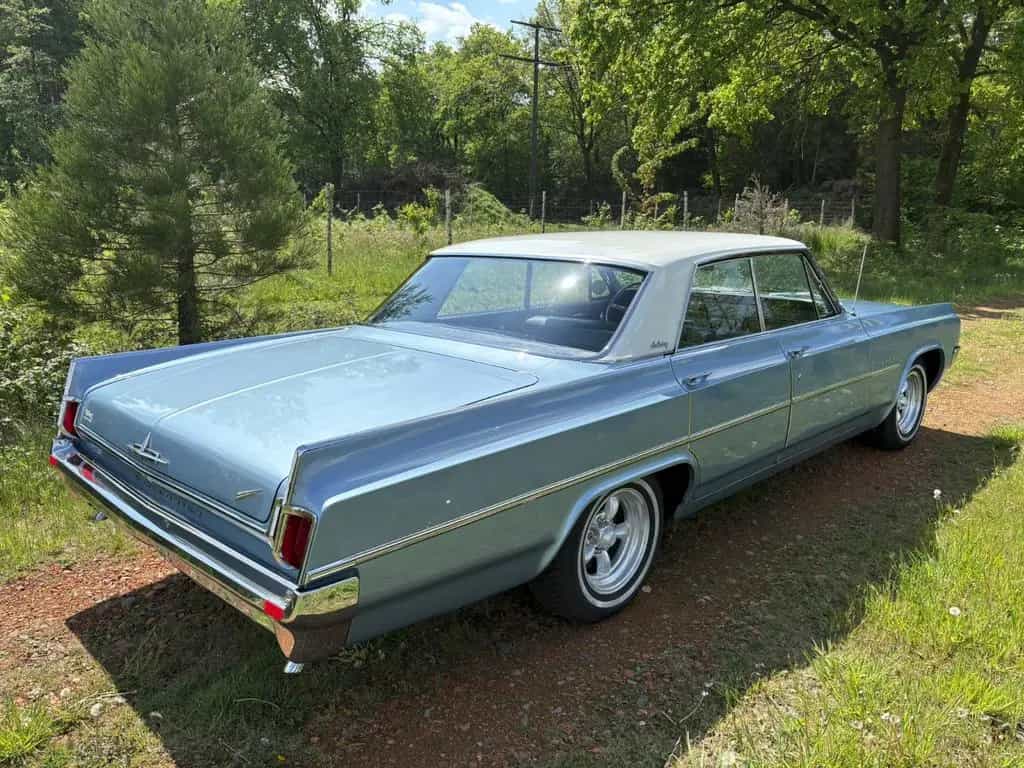 Oldsmobile Other Dynamic 88 Holiday 4-Door Sedan 07/1963-photo-10