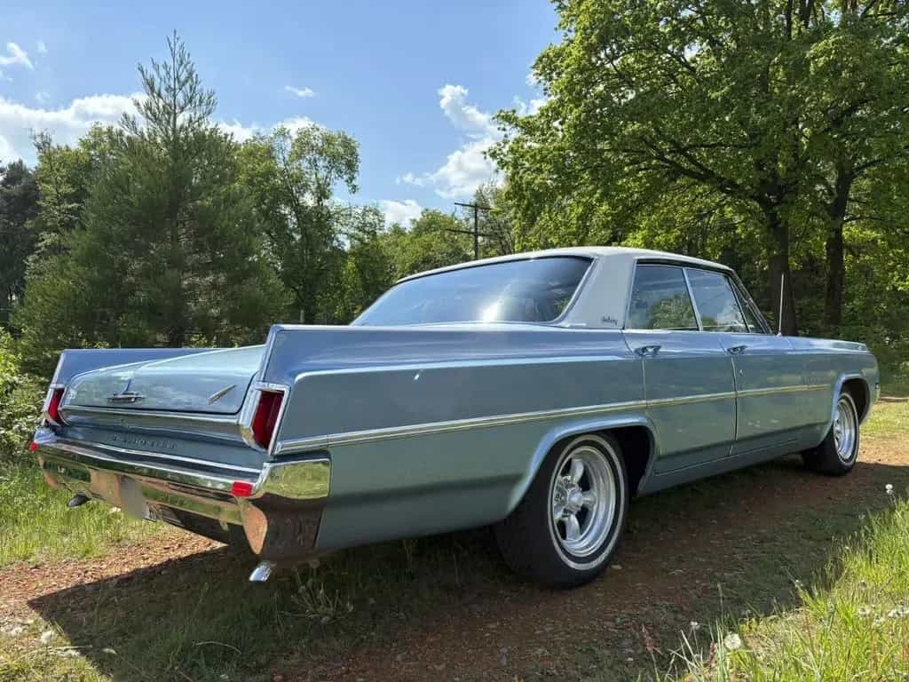 Oldsmobile Other Dynamic 88 Holiday 4-Door Sedan 07/1963-photo-11