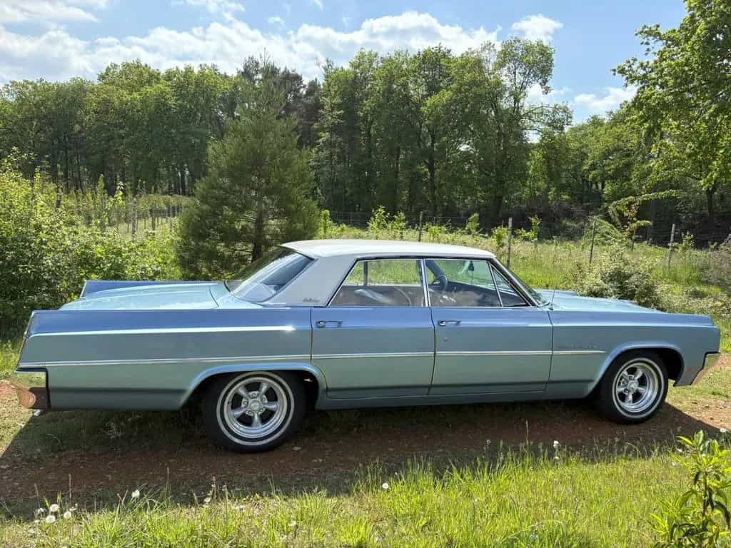 Oldsmobile Other Dynamic 88 Holiday 4-Door Sedan 07/1963-photo-12