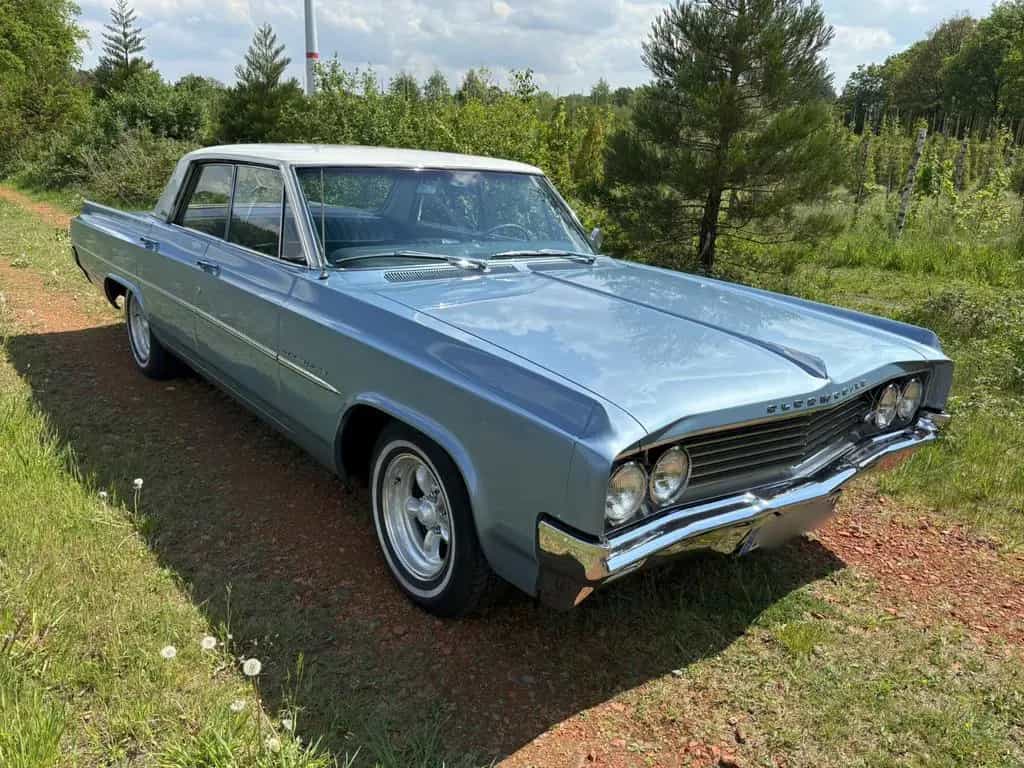 Oldsmobile Other Dynamic 88 Holiday 4-Door Sedan 07/1963-photo-13