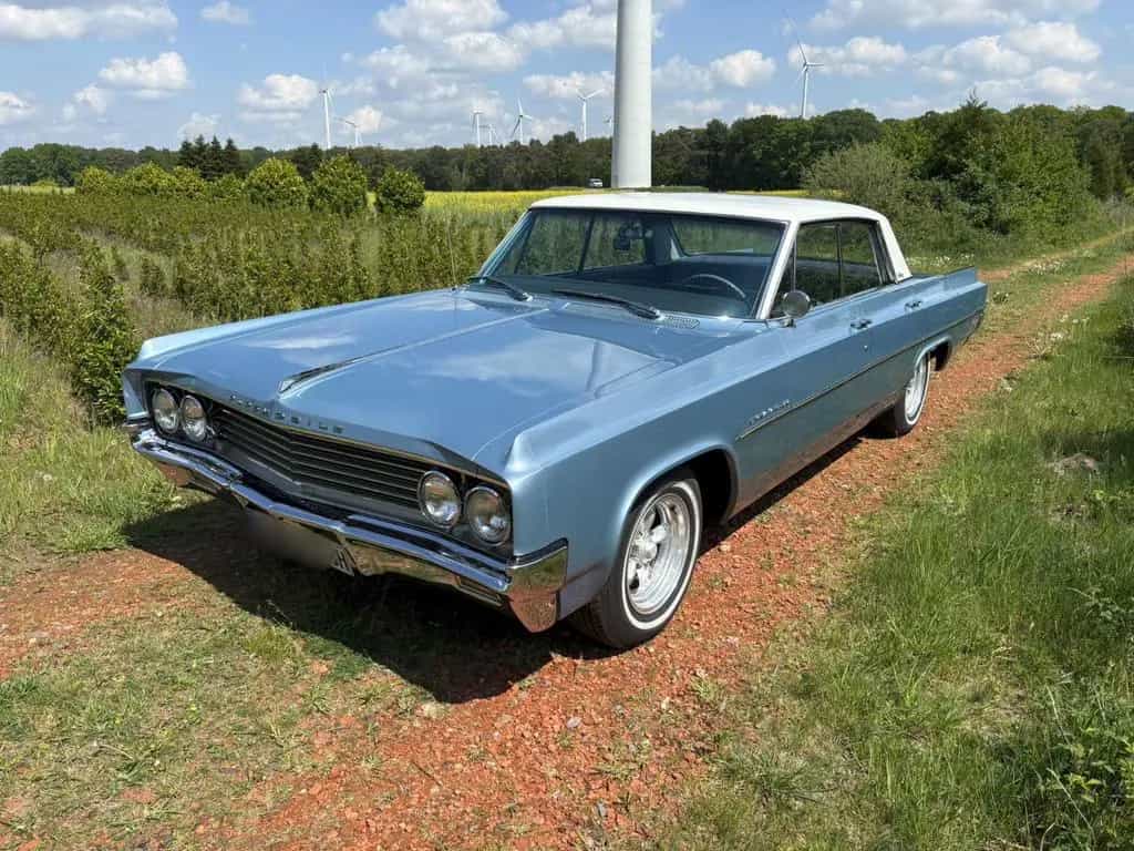 Oldsmobile Other Dynamic 88 Holiday 4-Door Sedan 07/1963-photo-3