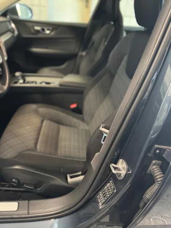 Volvo V60 Kombi Momentum Pro Core*1.Hand*Lenkrad Heizu 03/2022-photo-10