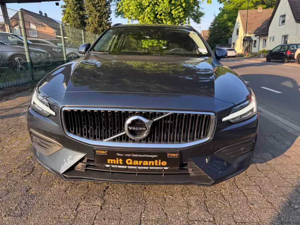 Volvo V60 Kombi Momentum Pro Core*1.Hand*Lenkrad Heizu 03/2022-photo-4