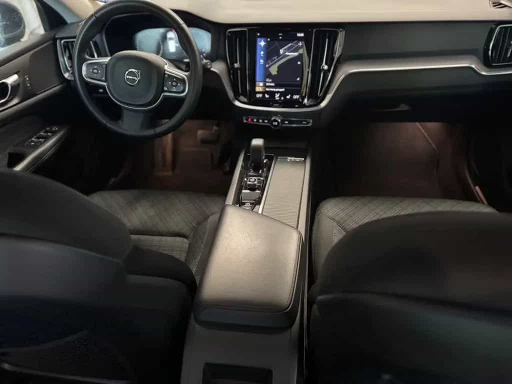 Volvo V60 Kombi Momentum Pro Core*1.Hand*Lenkrad Heizu 03/2022-photo-5