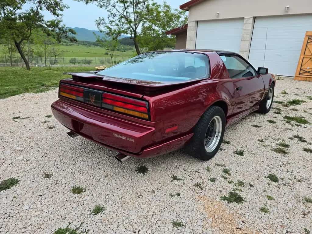 Pontiac Trans Am 01/1991-photo-2