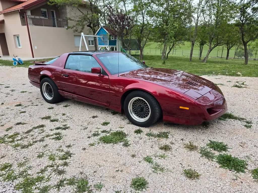 Pontiac Trans Am 01/1991-photo-4
