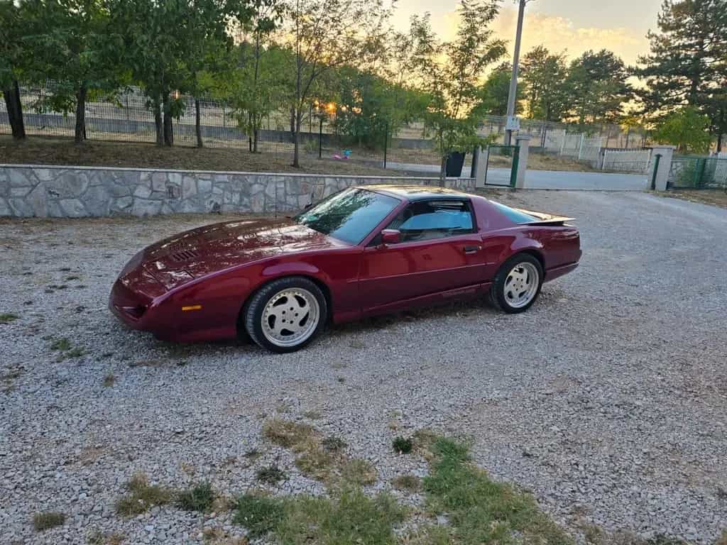 Pontiac Trans Am 01/1991-photo-5