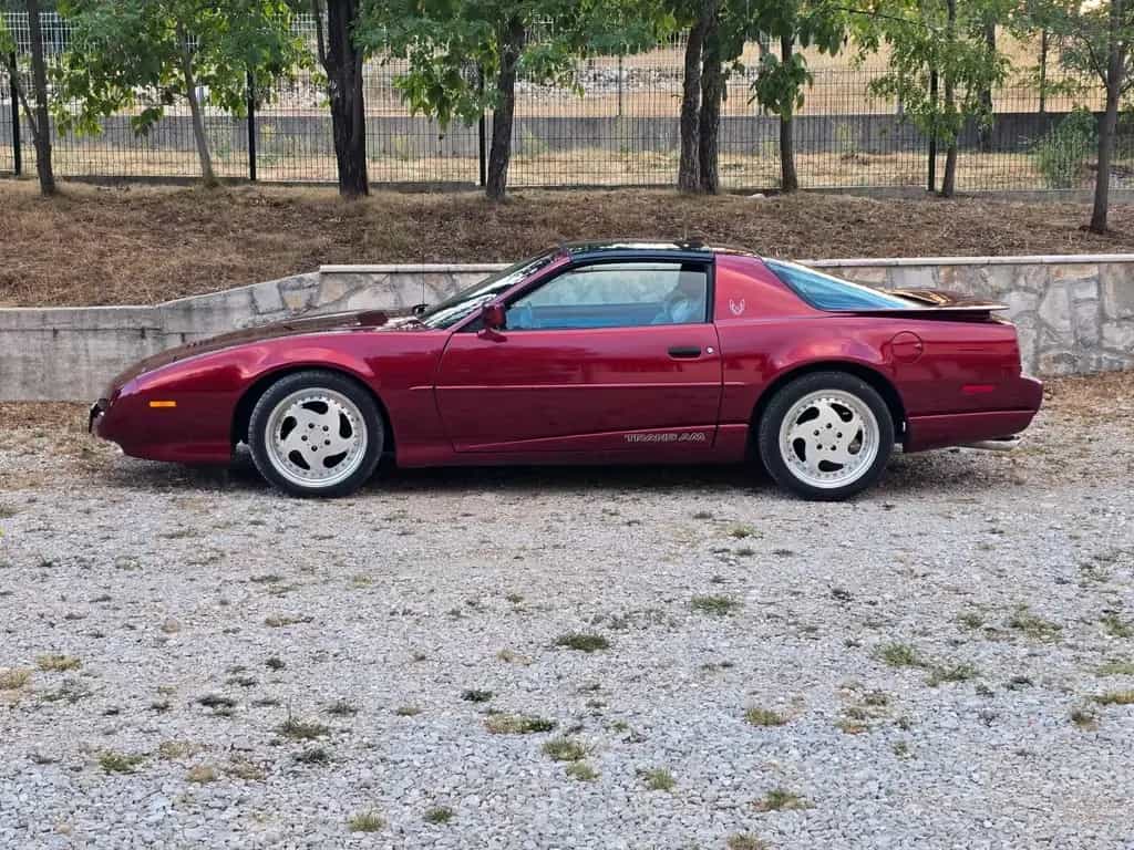 Pontiac Trans Am 01/1991-photo-6
