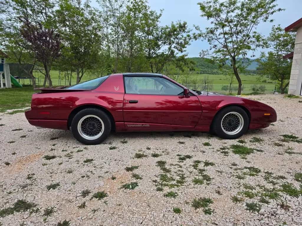 Pontiac Trans Am 01/1991-photo-7
