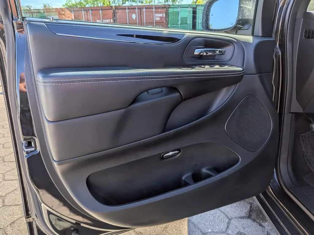 Lancia Voyager S 2.8 CRD 7 Sitze Navi TÜV Neu+Garantie 04/2015-photo-13