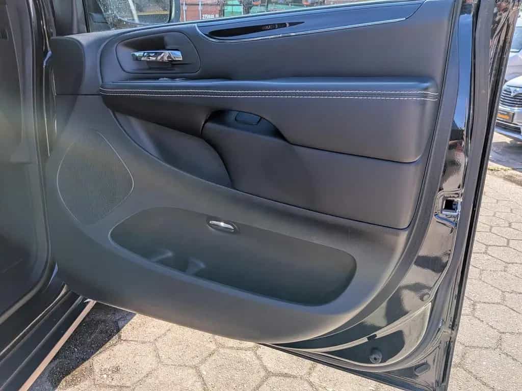 Lancia Voyager S 2.8 CRD 7 Sitze Navi TÜV Neu+Garantie 04/2015-photo-14