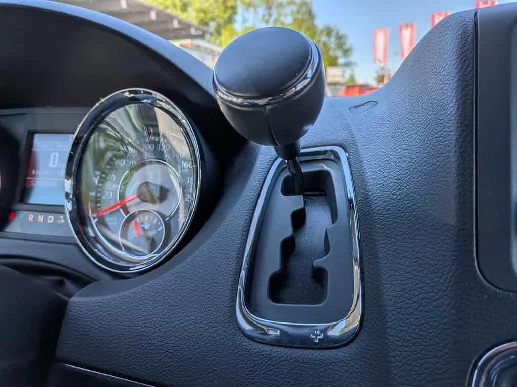 Lancia Voyager S 2.8 CRD 7 Sitze Navi TÜV Neu+Garantie 04/2015-photo-18