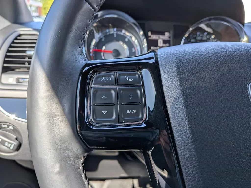 Lancia Voyager S 2.8 CRD 7 Sitze Navi TÜV Neu+Garantie 04/2015-photo-20