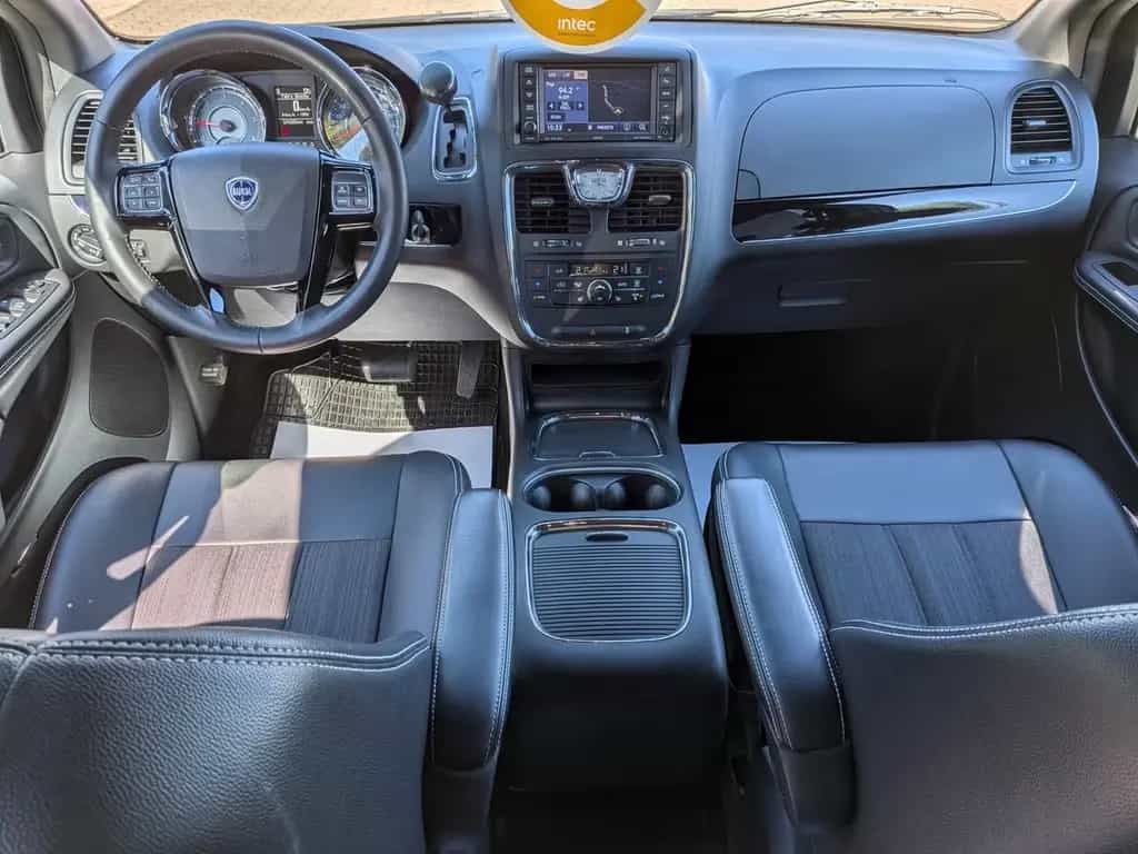 Lancia Voyager S 2.8 CRD 7 Sitze Navi TÜV Neu+Garantie 04/2015-photo-7