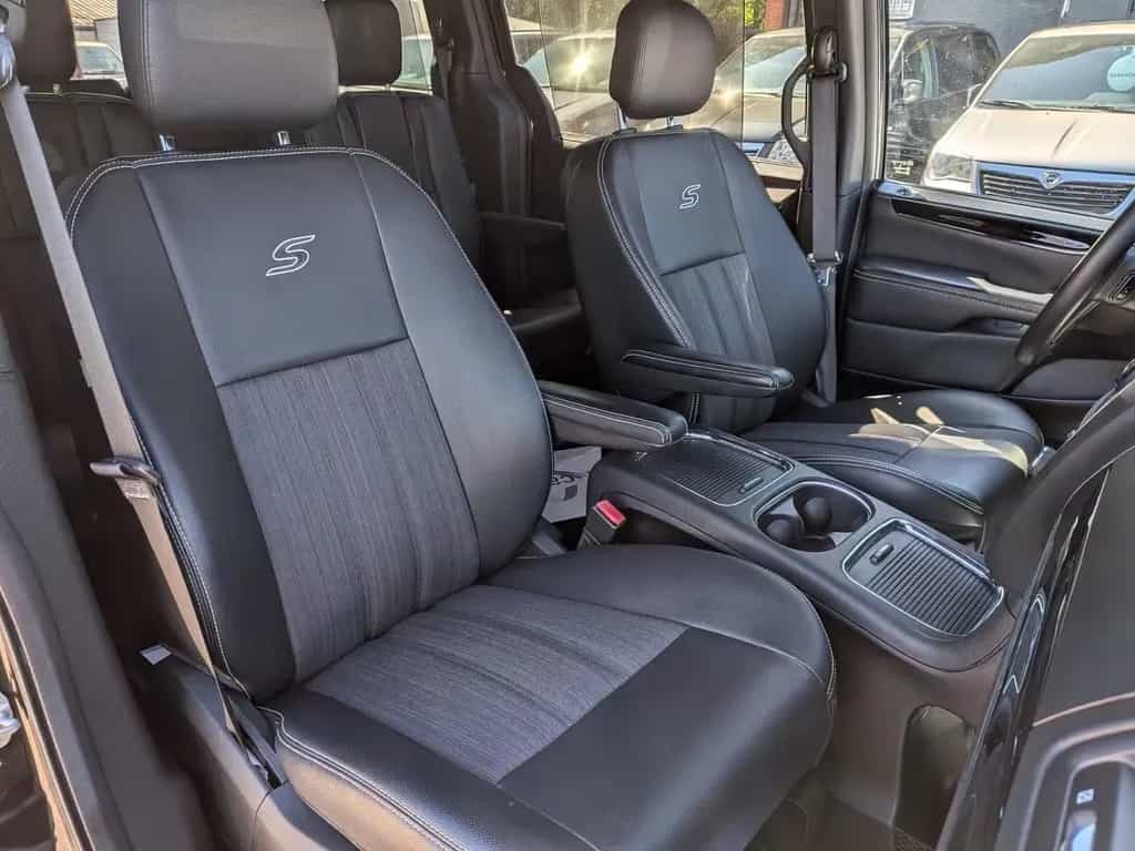 Lancia Voyager S 2.8 CRD 7 Sitze Navi TÜV Neu+Garantie 04/2015-photo-9