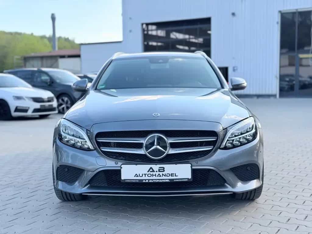 Mercedes-Benz C 200 C T-Modell C 200 T Avantgarde/LED/RCAM/46.500km 01/2019-photo-1