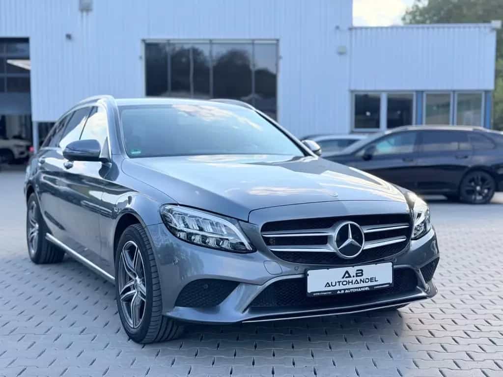 Mercedes-Benz C 200 C T-Modell C 200 T Avantgarde/LED/RCAM/46.500km 01/2019-photo-2
