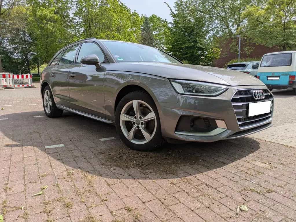 Audi A4 Avant Benziner Automatik zu verkaufen 12/2019-photo-1