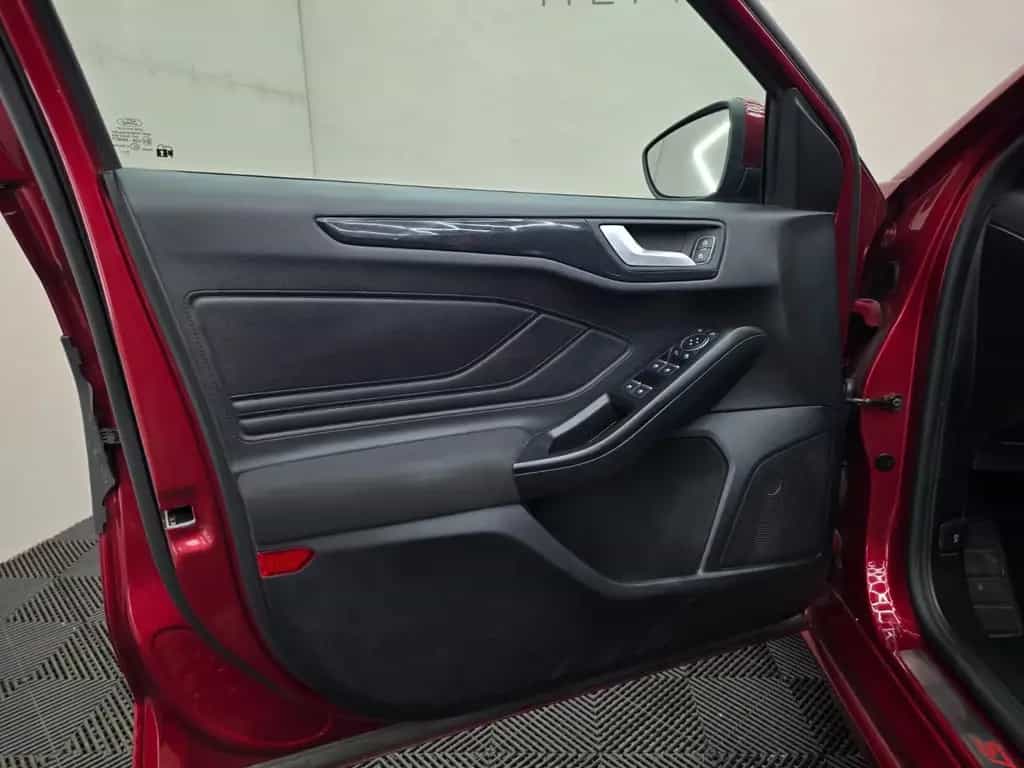 Ford Focus Lim. ST-Line, Top Ausstattung, gepflegtes 01/2019-photo-40