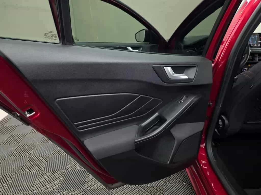 Ford Focus Lim. ST-Line, Top Ausstattung, gepflegtes 01/2019-photo-48