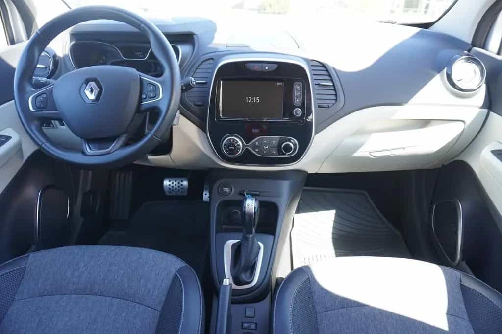 Renault Captur 1.3 TCe 150 AT LED Navi Panorama 10/2019-photo-8