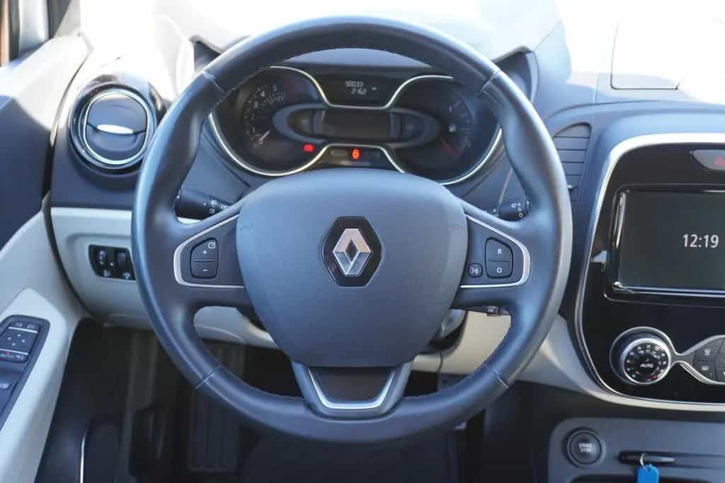 Renault Captur 1.3 TCe 150 AT LED Navi Panorama 10/2019-photo-9