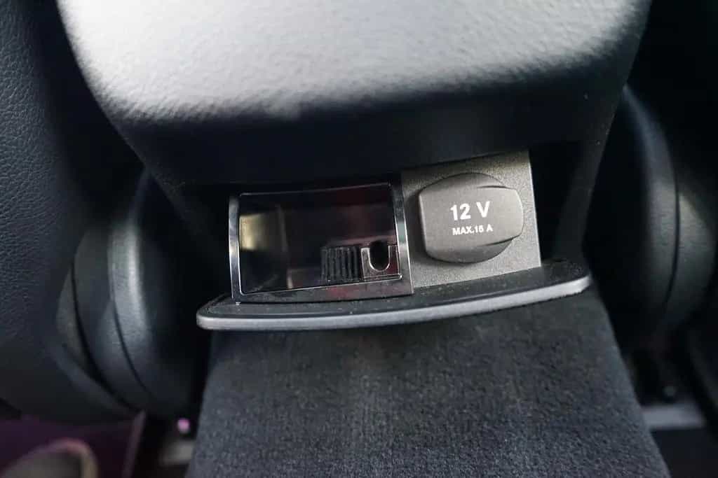 Mercedes-Benz E 200 E200 T-Modell Avantgarde LED Navi 360° Panorama 03/2017-photo-15