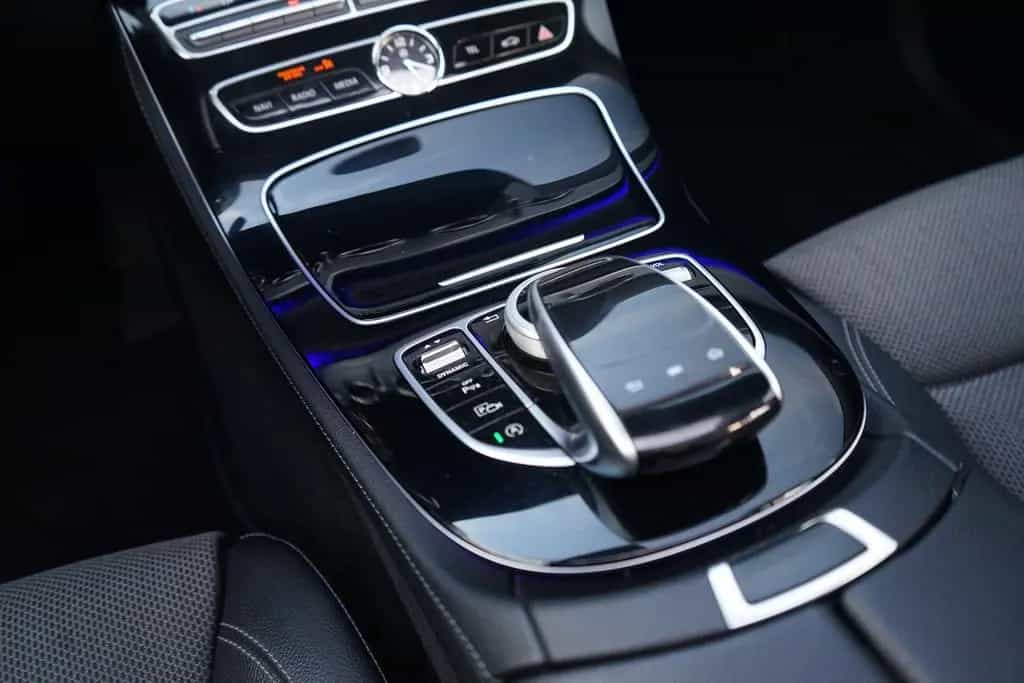 Mercedes-Benz E 200 E200 T-Modell Avantgarde LED Navi 360° Panorama 03/2017-photo-16