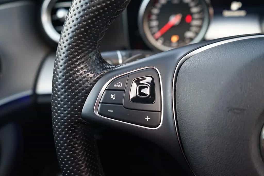 Mercedes-Benz E 200 E200 T-Modell Avantgarde LED Navi 360° Panorama 03/2017-photo-18