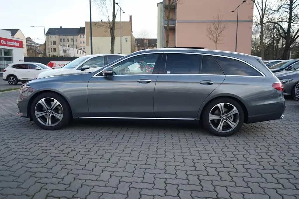 Mercedes-Benz E 200 E200 T-Modell Avantgarde LED Navi 360° Panorama 03/2017-photo-2