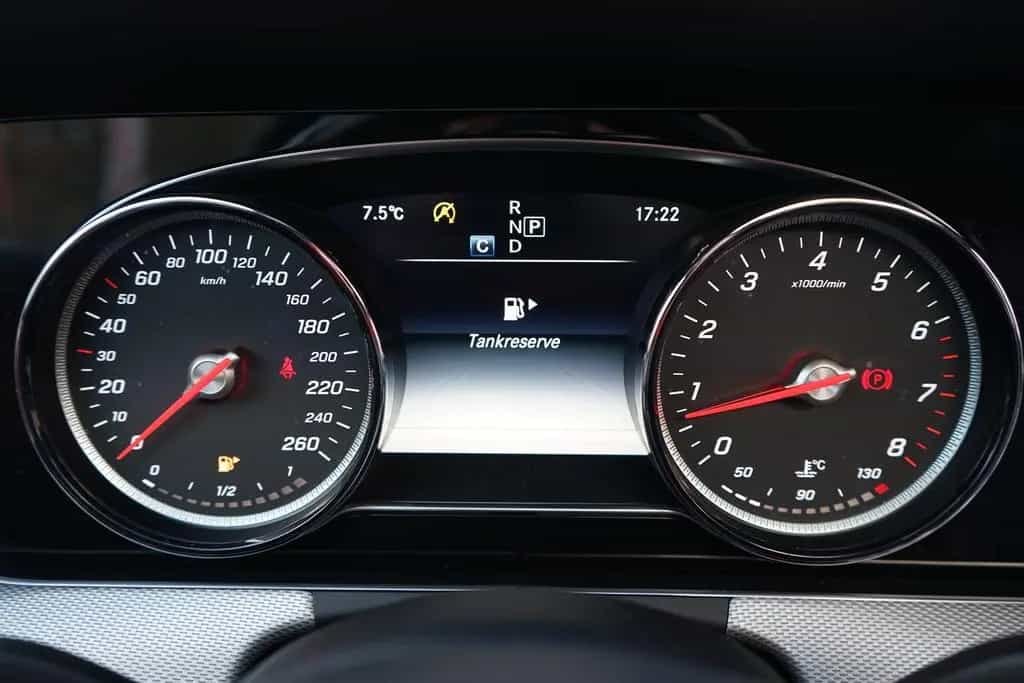 Mercedes-Benz E 200 E200 T-Modell Avantgarde LED Navi 360° Panorama 03/2017-photo-20