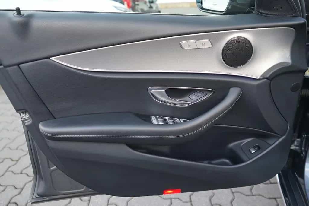 Mercedes-Benz E 200 E200 T-Modell Avantgarde LED Navi 360° Panorama 03/2017-photo-24