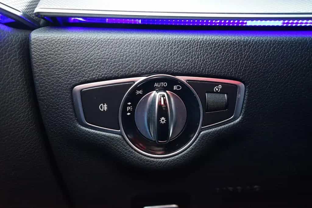 Mercedes-Benz E 200 E200 T-Modell Avantgarde LED Navi 360° Panorama 03/2017-photo-27