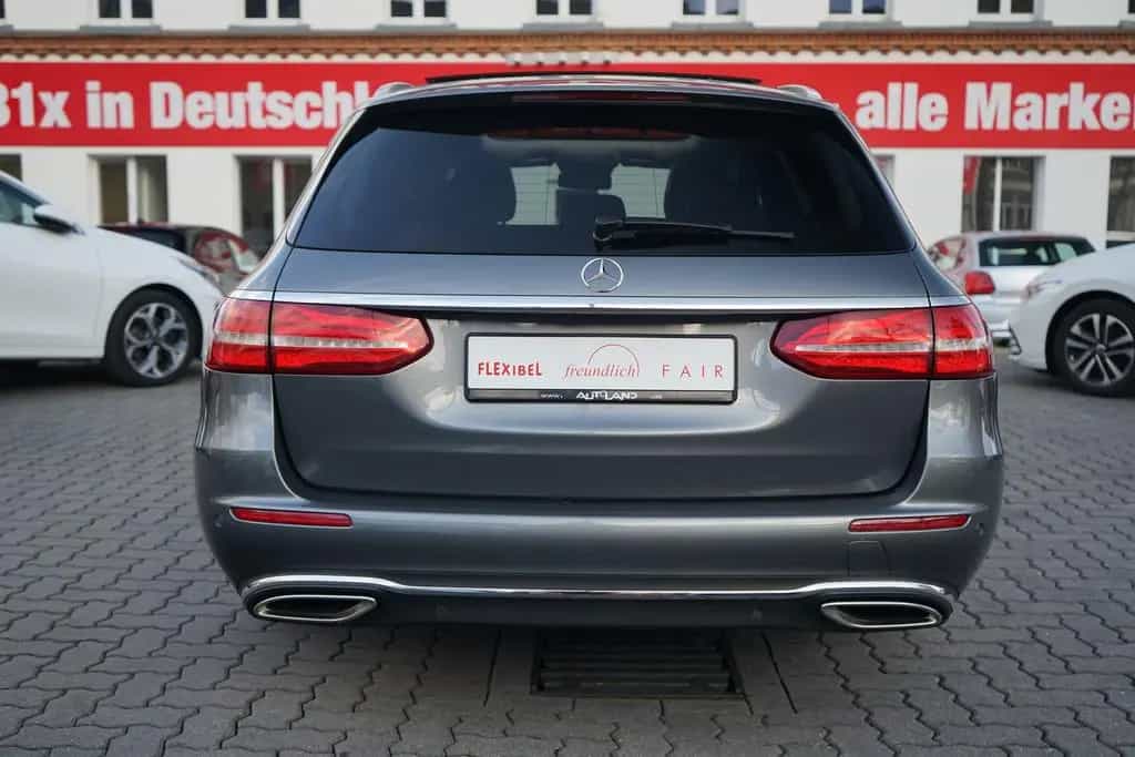 Mercedes-Benz E 200 E200 T-Modell Avantgarde LED Navi 360° Panorama 03/2017-photo-4