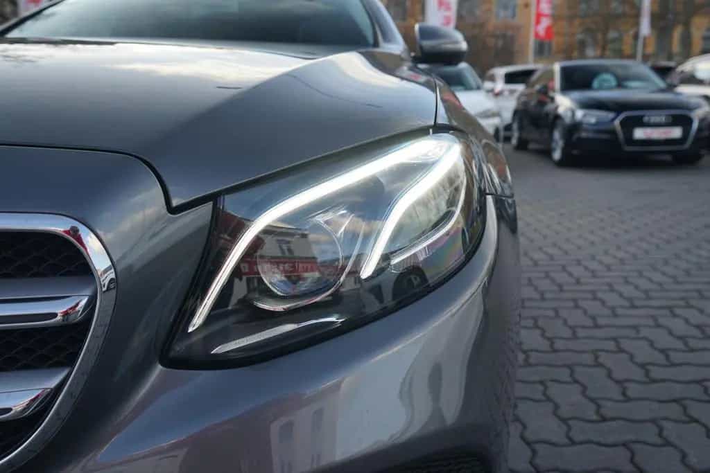 Mercedes-Benz E 200 E200 T-Modell Avantgarde LED Navi 360° Panorama 03/2017-photo-43