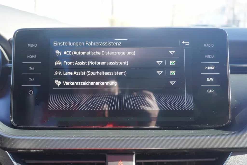 Skoda Scala 1.5 TSI Monte Carlo LED Navi ACC Panorama 01/2023-photo-16