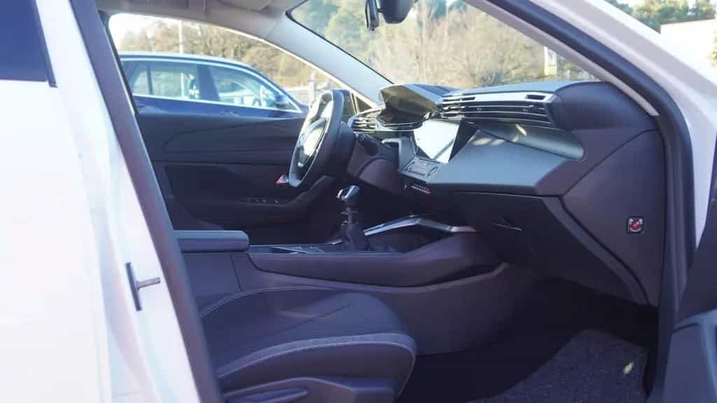 Peugeot 308 1.2 PureTech 130 Active Pack LED Navi PDC 08/2022-photo-9