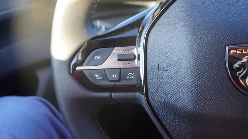 Peugeot 308 1.2 PureTech 130 Active Pack LED Navi PDC 08/2022-photo-15