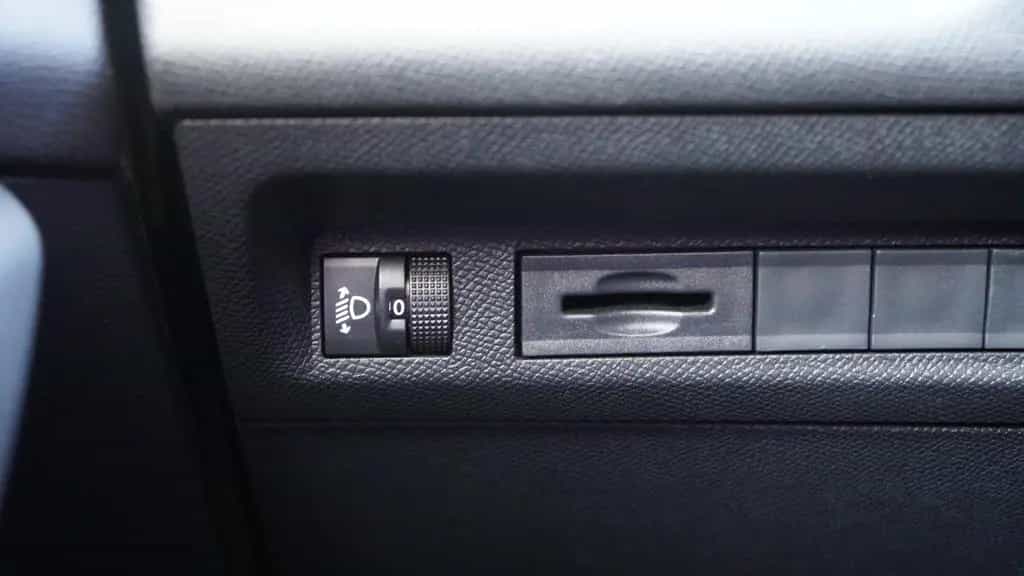 Peugeot 308 1.2 PureTech 130 Active Pack LED Navi PDC 08/2022-photo-27