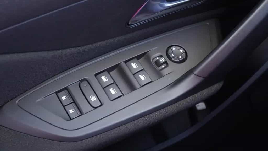 Peugeot 308 1.2 PureTech 130 Active Pack LED Navi PDC 08/2022-photo-28