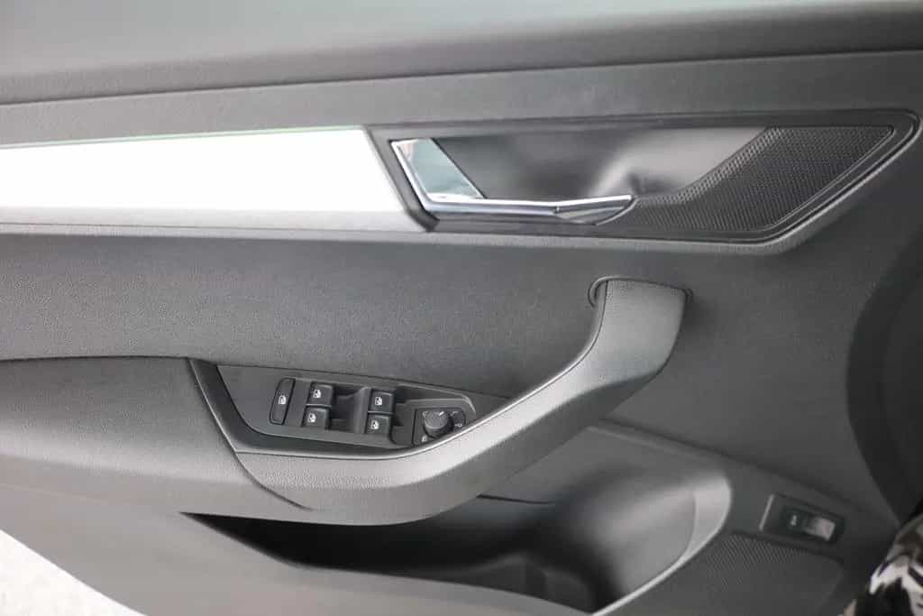 Skoda Karoq 1.5 TSI DSG Ambition LED Navi ACC Kamera 11/2022-photo-22