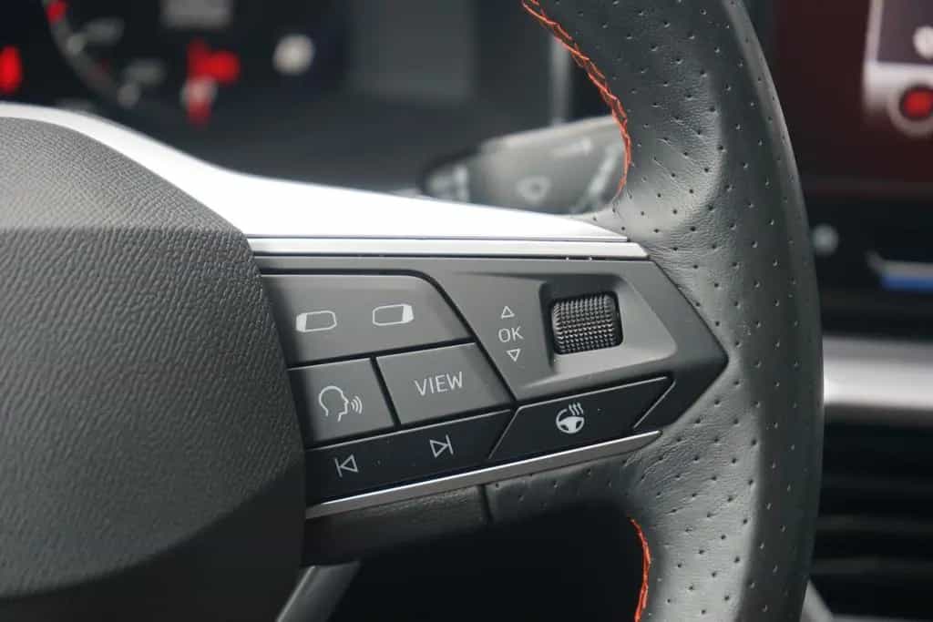 Seat Leon Sportstourer 1.5 FR LED Navi ACC Totwinkel 11/2020-photo-16