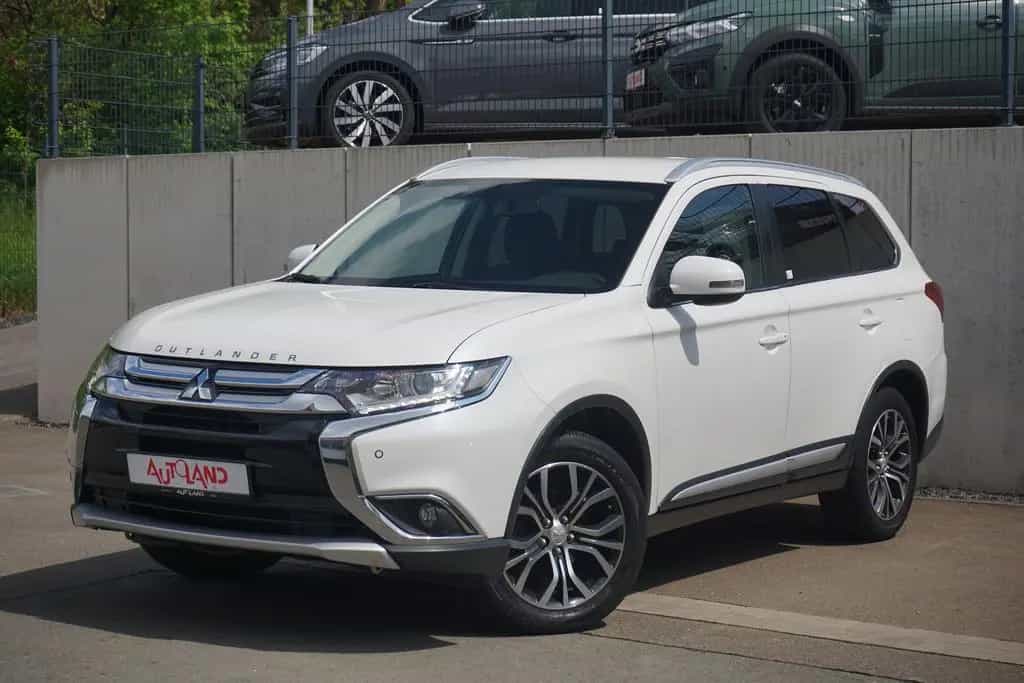 Mitsubishi Outlander 2.0 MIVEC Edition Kamera Tempomat DAB 01/2018-photo-1