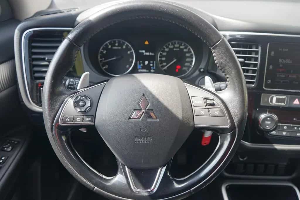 Mitsubishi Outlander 2.0 MIVEC Edition Kamera Tempomat DAB 01/2018-photo-13