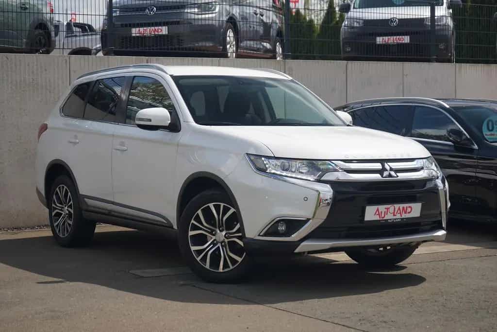 Mitsubishi Outlander 2.0 MIVEC Edition Kamera Tempomat DAB 01/2018-photo-5