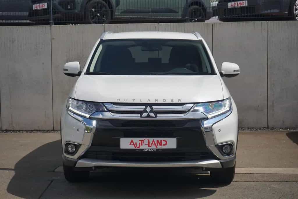 Mitsubishi Outlander 2.0 MIVEC Edition Kamera Tempomat DAB 01/2018-photo-6
