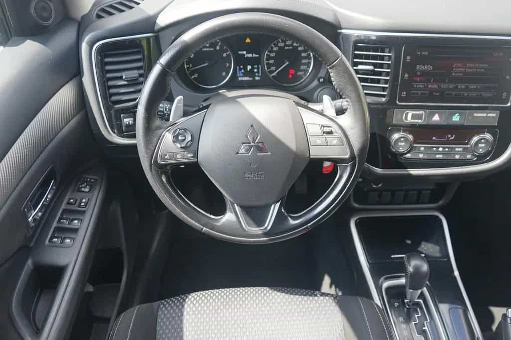 Mitsubishi Outlander 2.0 MIVEC Edition Kamera Tempomat DAB 01/2018-photo-8