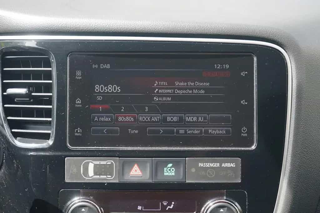 Mitsubishi Outlander 2.0 MIVEC Edition Kamera Tempomat DAB 01/2018-photo-9