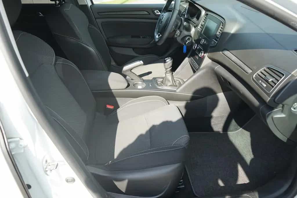 Renault Megane Grandtour 1.2 TCE Navi Sitzheizung DAB 08/2018-photo-9