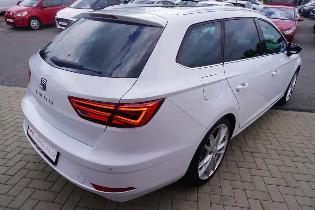 Seat Leon Sportstourer 1.5 Xcellence 06/2020-photo-4
